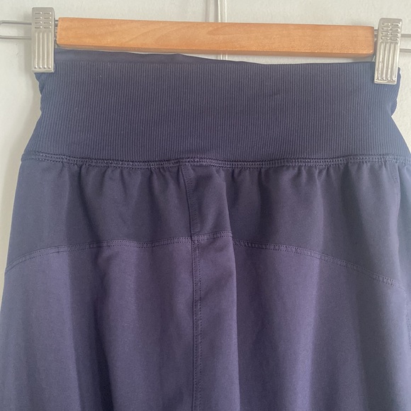 Lululemon pant dark blue size 2 cuffed 21” inseam - Picture 8 of 14